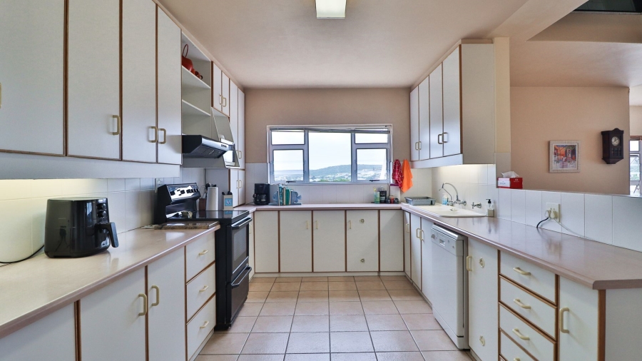 2 Bedroom Property for Sale in Stilbaai Wes Western Cape